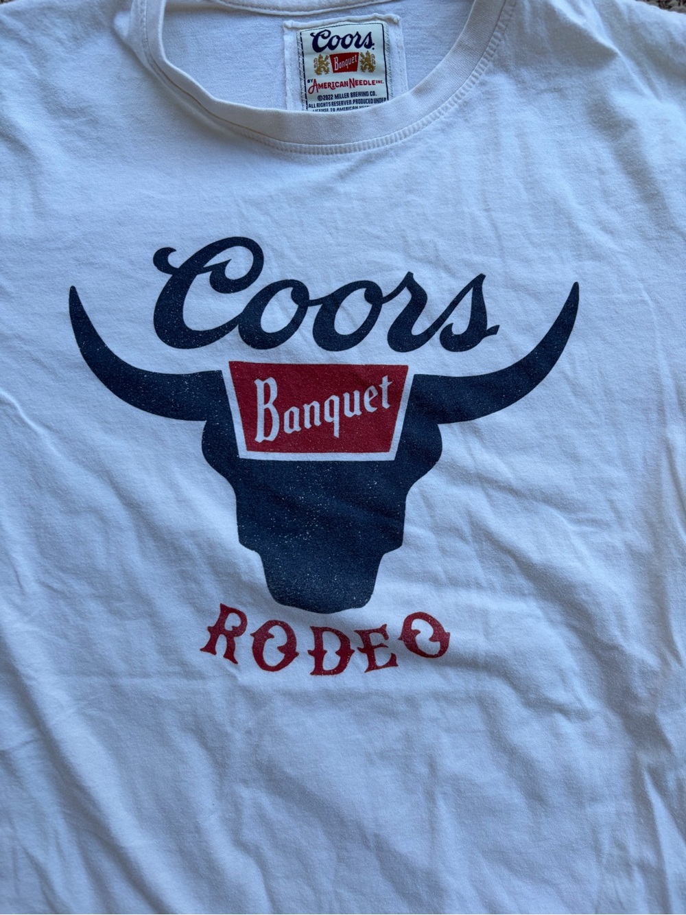 Coors Banquet Rodeo Cream and Navy Graphic T-Shirt - Picture 2 of 7